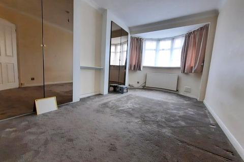 4 Benedict Drive, Feltham, TW14 8JL