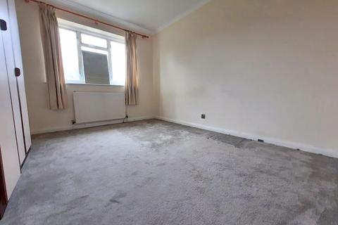 4 Benedict Drive, Feltham, TW14 8JL