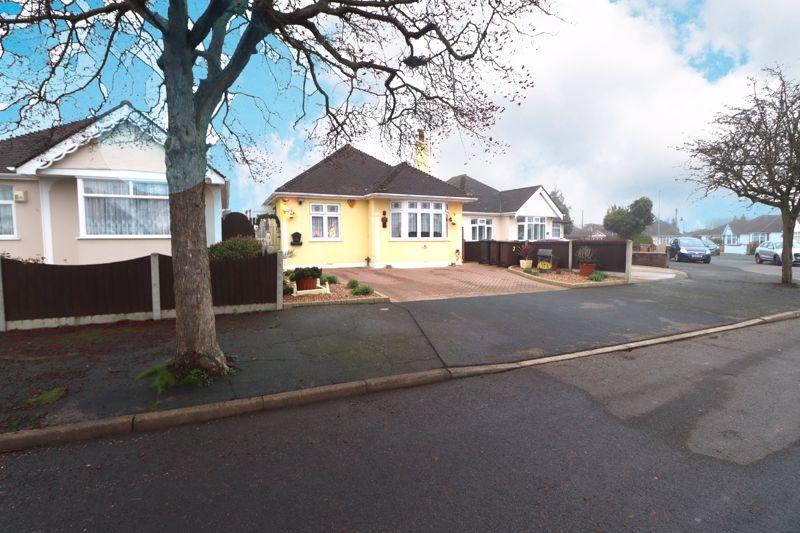 Balmoral Avenue, ClactonOnSea 2 bed bungalow £215,000
