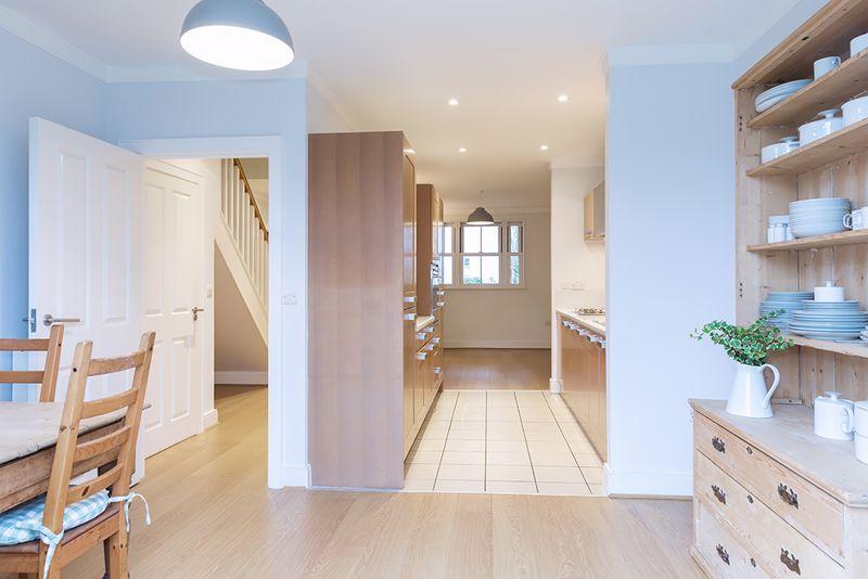 Kitchen / Dining...