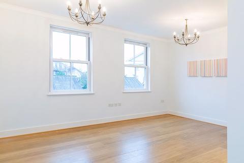 22 Sherbrooke Way, Worcester Park, KT4 8BP
