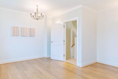 22 Sherbrooke Way, Worcester Park, KT4 8BP