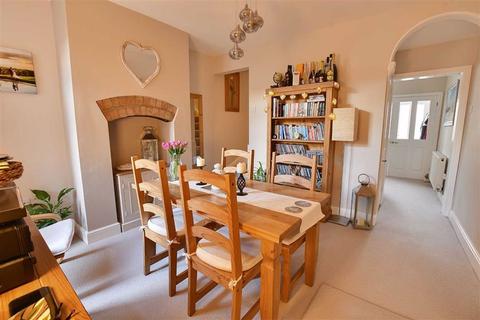17 Shrubbery Road, Worcester, WR1 1QR