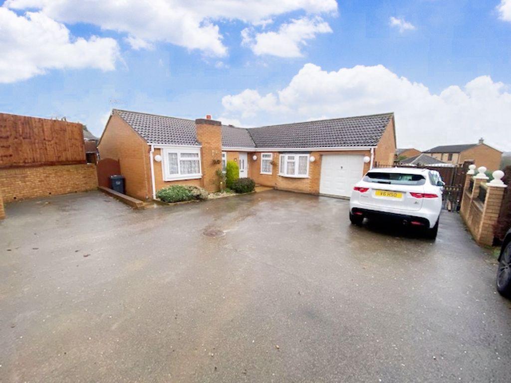 Sallow Avenue, Berrydale, Northampton 3 bed bungalow £384,995