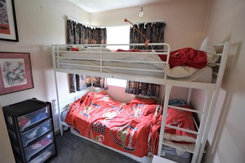 18 Commissioners Road, Strood, Rochester, ME2 4EB