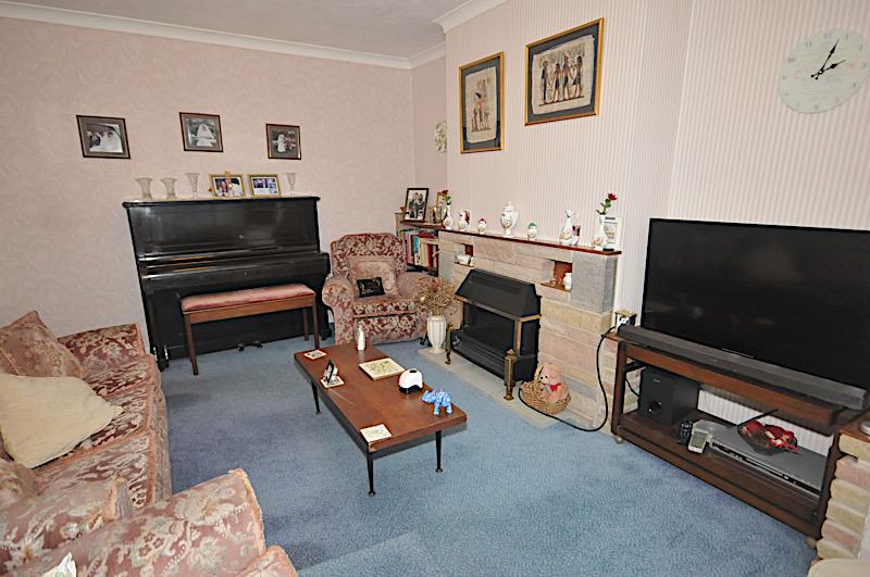WOLLASTON York Crescent 3 bed semidetached house £255,000
