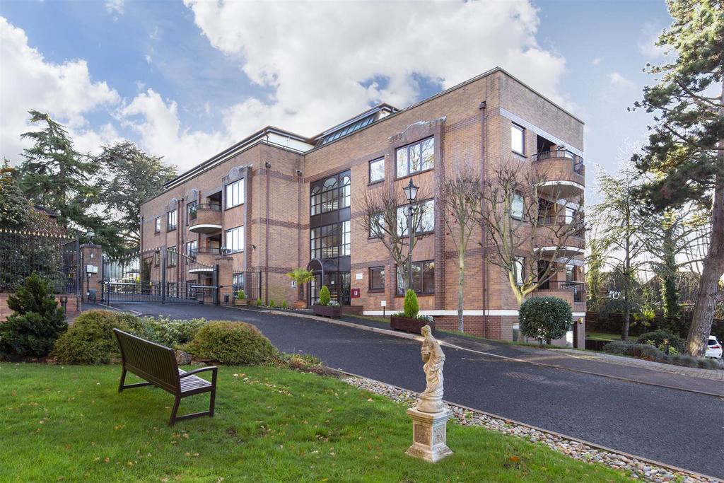 Forest Heights, Buckhurst Hill, Essex 1 bed apartment £400,000