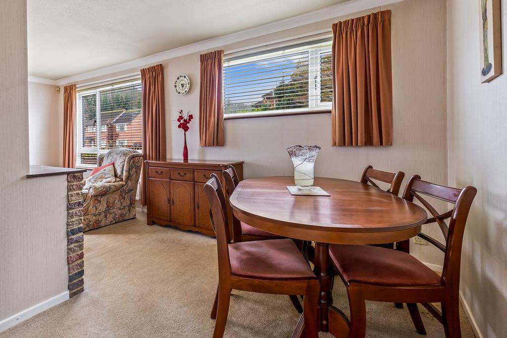 The Ridgeway, River, Dover, CT17 3 bed detached bungalow £300,000