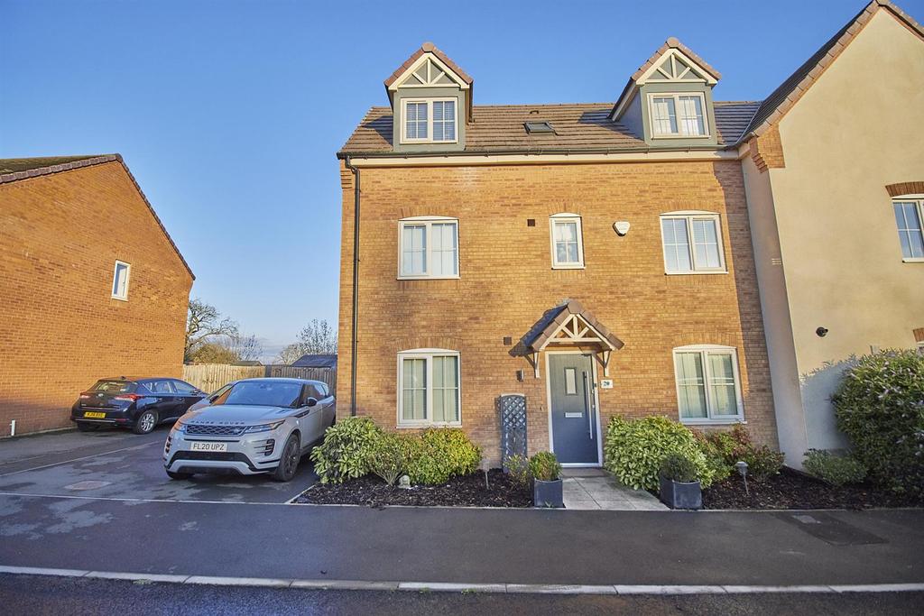 Convent Drive, Stoke Golding 4 bed semidetached house £290,000