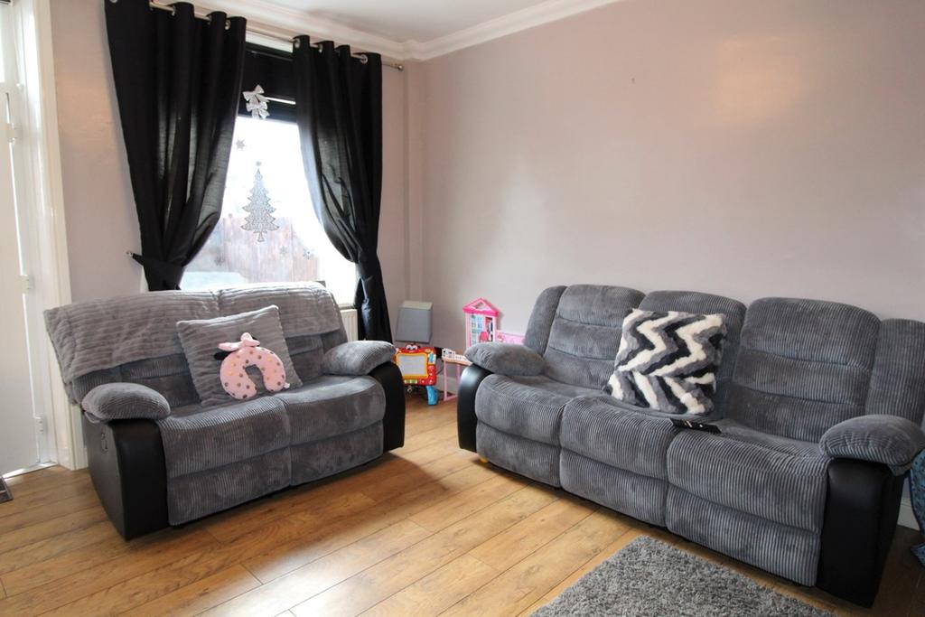 Parkside Terrace, Cullingworth, Bradford, BD13 2 bed terraced house £
