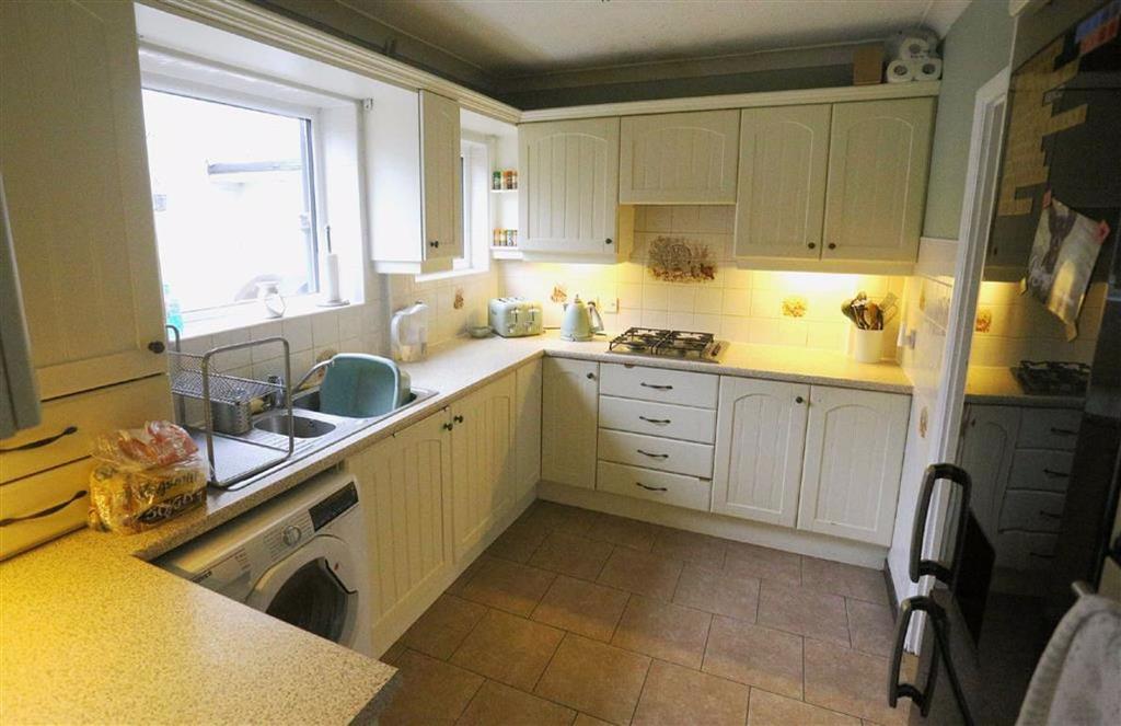 Churchill Avenue, Chatham 3 bed terraced house £249,995