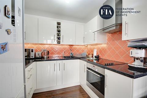 68 Distillery Walk, Brentford, TW8 0SG