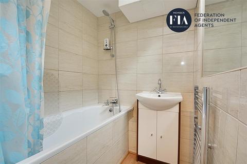68 Distillery Walk, Brentford, TW8 0SG