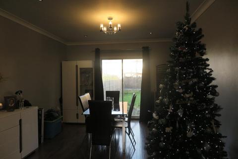 143 Burns Avenue, Feltham, TW14 9HZ