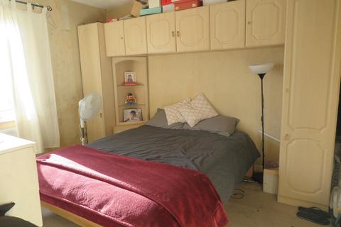 143 Burns Avenue, Feltham, TW14 9HZ
