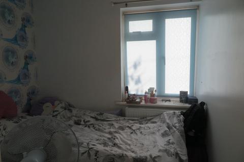 143 Burns Avenue, Feltham, TW14 9HZ
