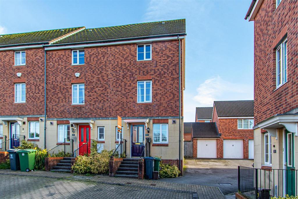 Brynheulog, Pentwyn 4 bed end of terrace house £995 pcm (£230 pw)