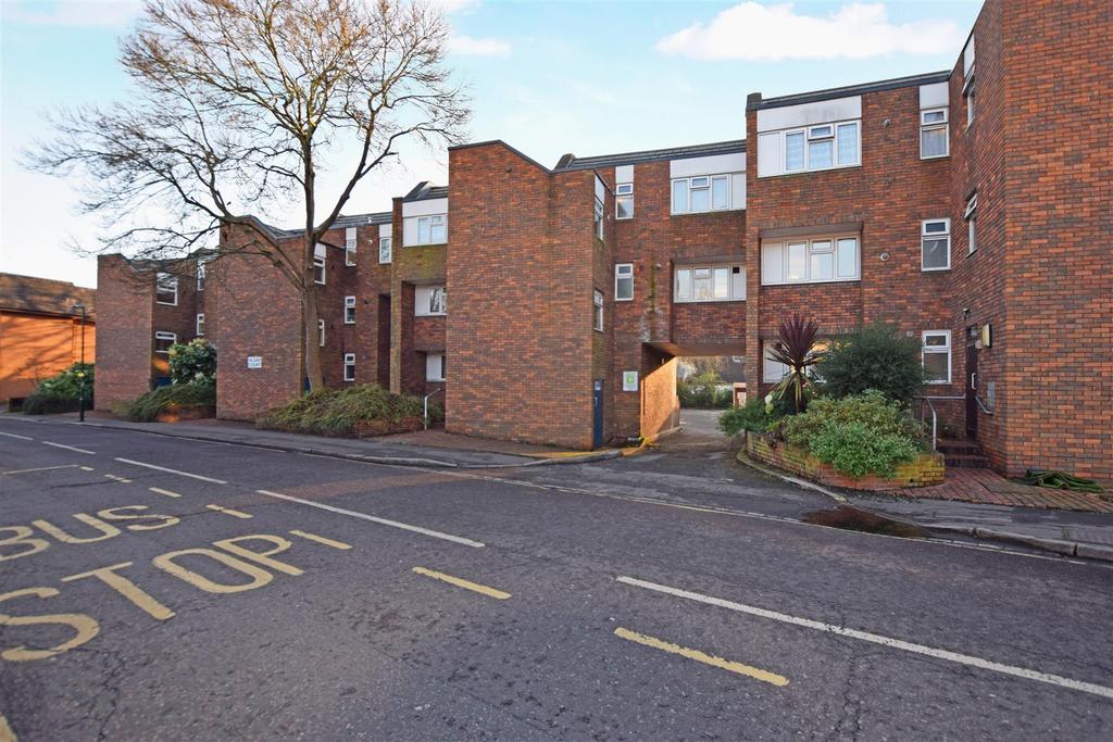 Station Road Hampton 1 bed flat for sale £260 000