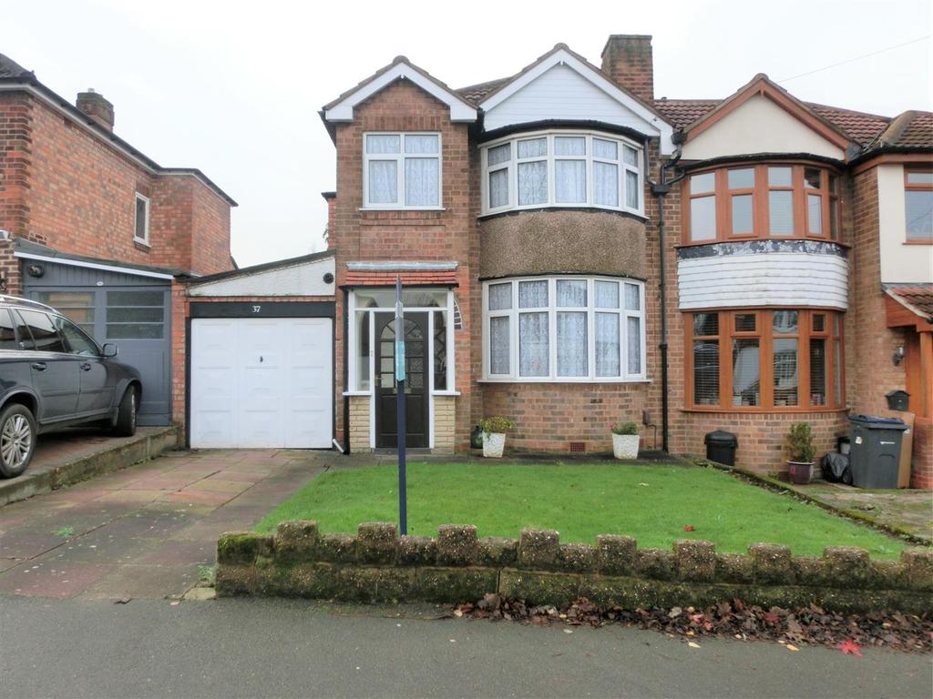Warmington Road, Sheldon, Birmingham 3 bed semidetached house £220,000
