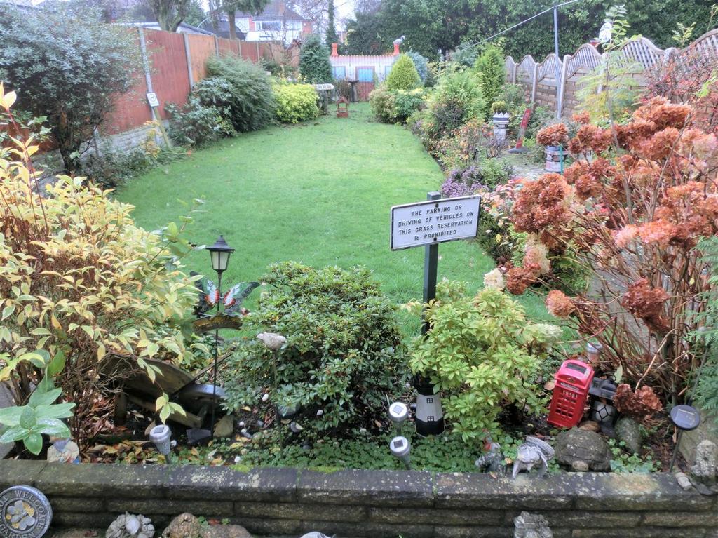 Warmington Road, Sheldon, Birmingham 3 bed semidetached house £220,000