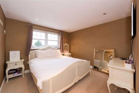 8 Emily Davison Drive, Epsom, KT18 5QH