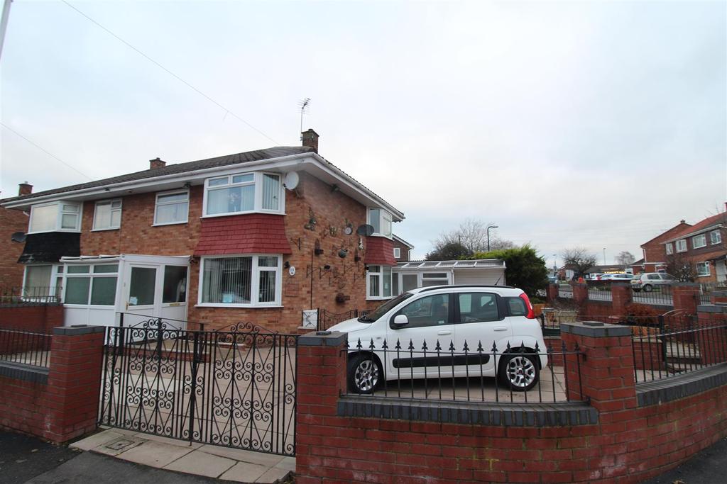 Whitemere Road, Shrewsbury 3 bed semidetached house £190,000