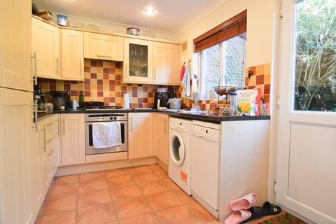 3 bedroom semi-detached house to rent, Villiers Crescent, St Albans, AL4