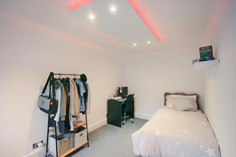 63 Burrow Road, Folkestone, CT19 6DJ