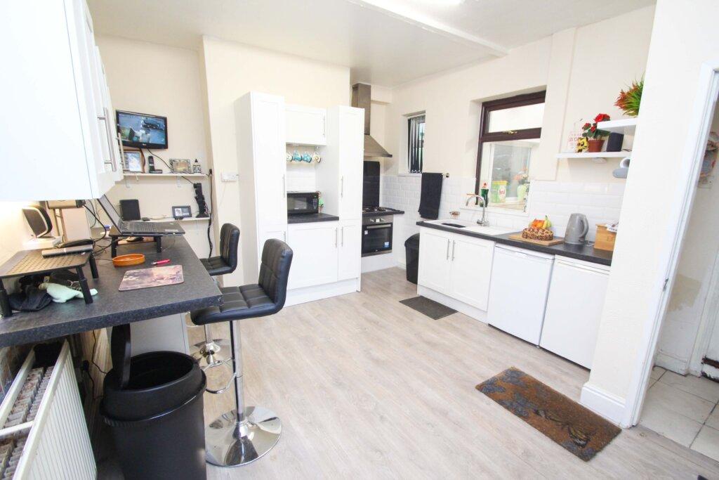 Rockcliffe Road, Bacup, Rossendale 2 bed end of terrace house £115,000