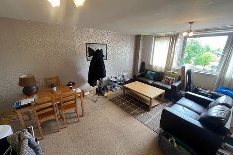 3 bedroom maisonette to rent, Broomhill Drive, Broomhill, Glasgow, G11