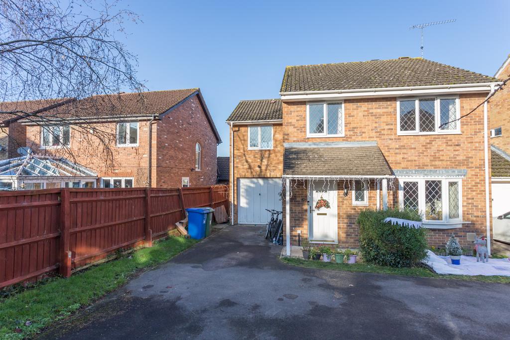 ULTRA QUIET MERLIN CLOVE, WINKFIELD ROW, BERKSHIRE, RG42 7TD 4 bed ...