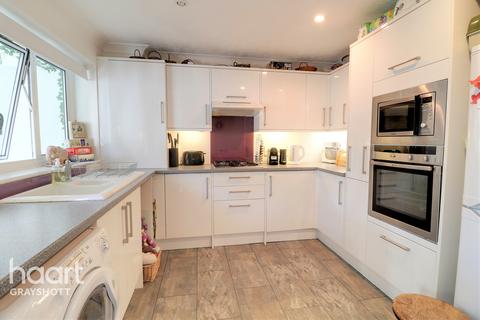 Hedgeside Hill Road, Grayshott, Hindhead, GU26 6HL