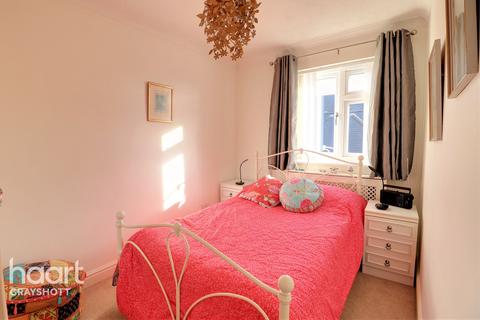 Hedgeside Hill Road, Grayshott, Hindhead, GU26 6HL
