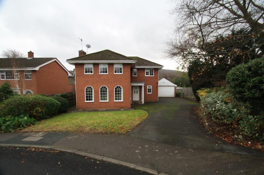 NEWALL HALL PARK, OTLEY, WEST... 4 bed detached house £1,400 pcm (£