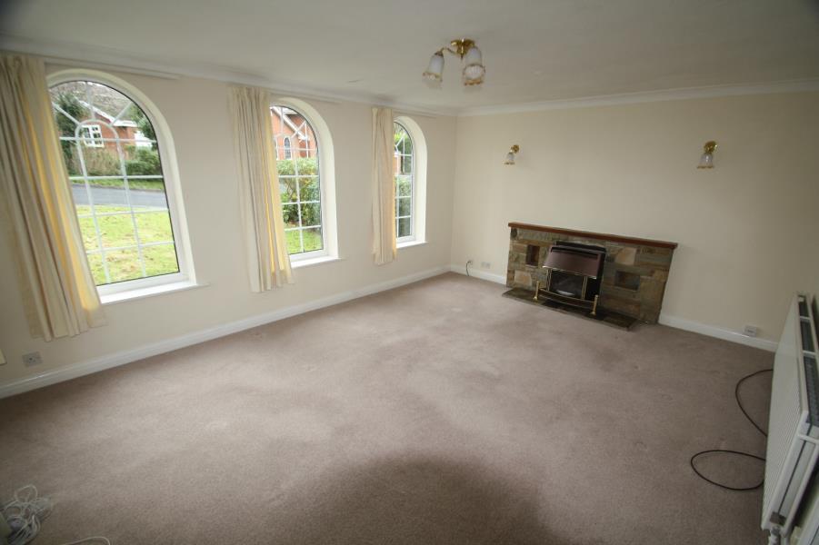 NEWALL HALL PARK, OTLEY, WEST... 4 bed detached house £1,400 pcm (£