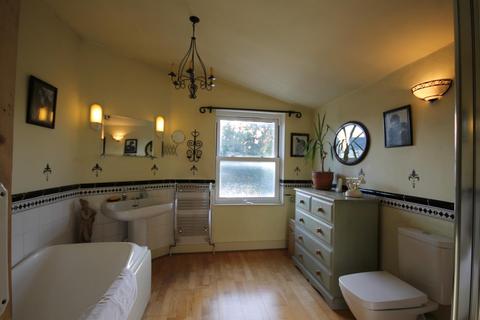 40 Cromwell Road, Feltham, TW13 5AT