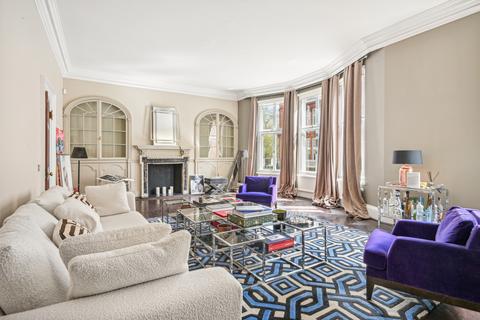3 bedroom flat to rent, Mount Street, Mayfair, London