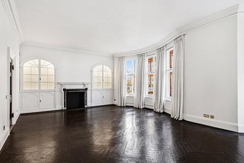 3 bedroom flat to rent, Mount Street, Mayfair, London