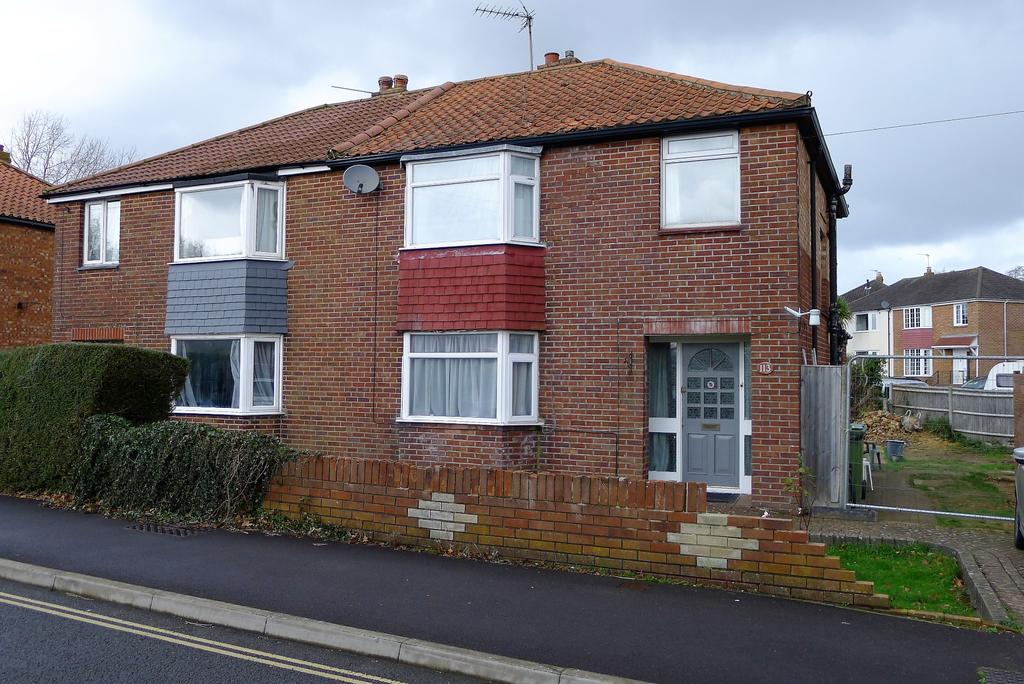 Fareham Serpentine Road Unfurnished 3 bed house £895 pcm (£207 pw)