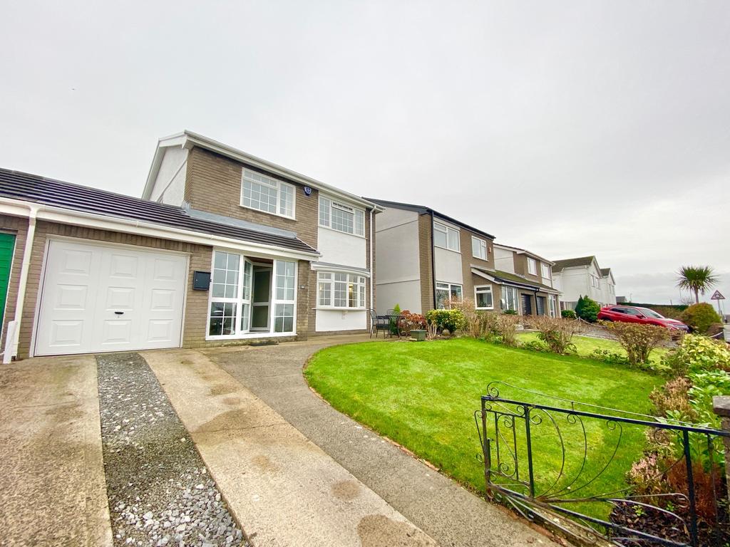 Gowerton Road, Penclawdd, Swansea 3 bed detached house £285,000