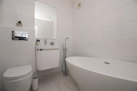 2 Recreation Avenue, Romford, RM7 9ET