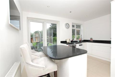 2 Recreation Avenue, Romford, RM7 9ET