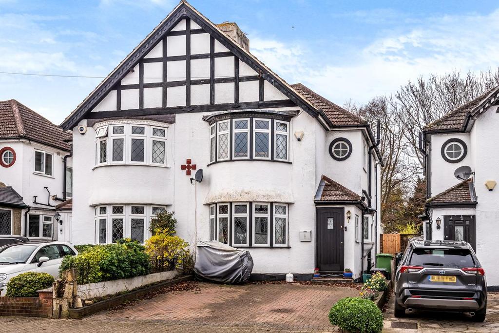 Hayes Wood Avenue, Hayes 3 bed semidetached house £635,000