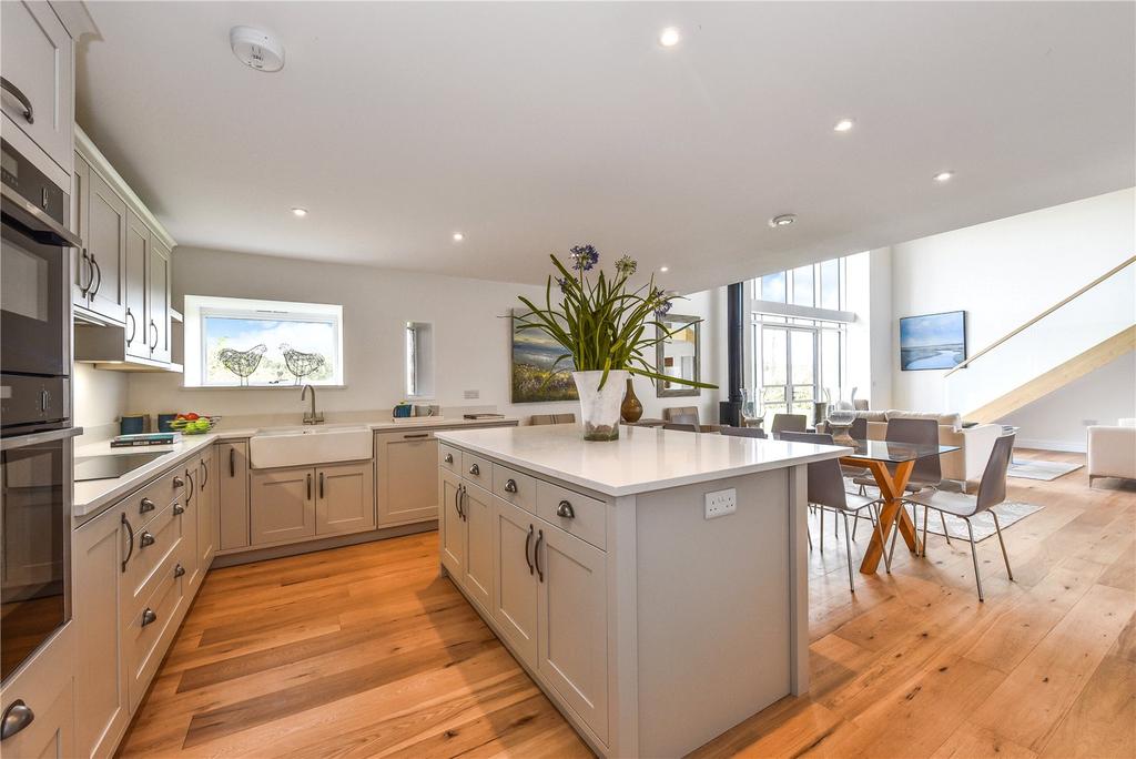 Living Area/Kitchen