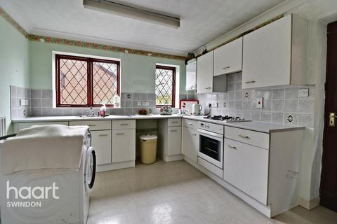 46 Spencer Close, The Prinnels, Swindon, SN5 6NQ
