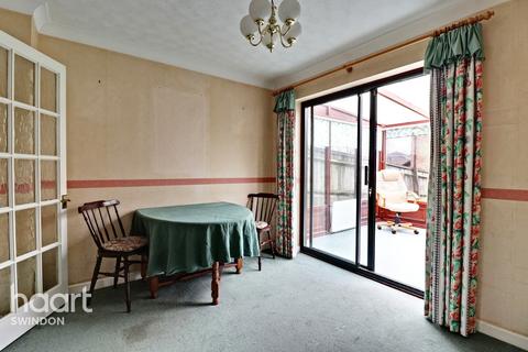 46 Spencer Close, The Prinnels, Swindon, SN5 6NQ