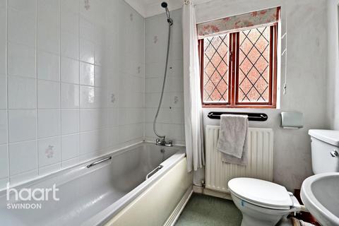 46 Spencer Close, The Prinnels, Swindon, SN5 6NQ