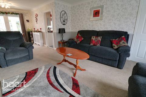 9 Orchard Grove, Dunscroft, Doncaster, DN7 4NW
