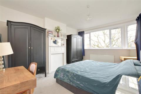 8 Broad Walk, Kidbrooke, London, SE3 8NB