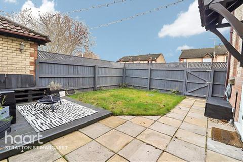 8 Archer Close, Swindon, SN2 7XH
